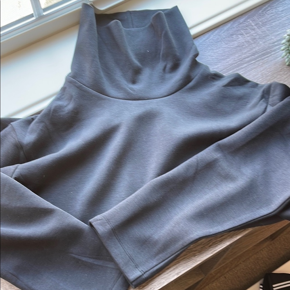 OUTDOOR VOICES Women's Black Funnel Neck Sweater NWOT